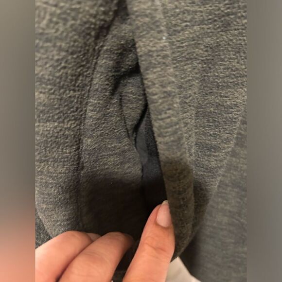 32 Heat EUC Zip-up sweater - Picture 7 of 8